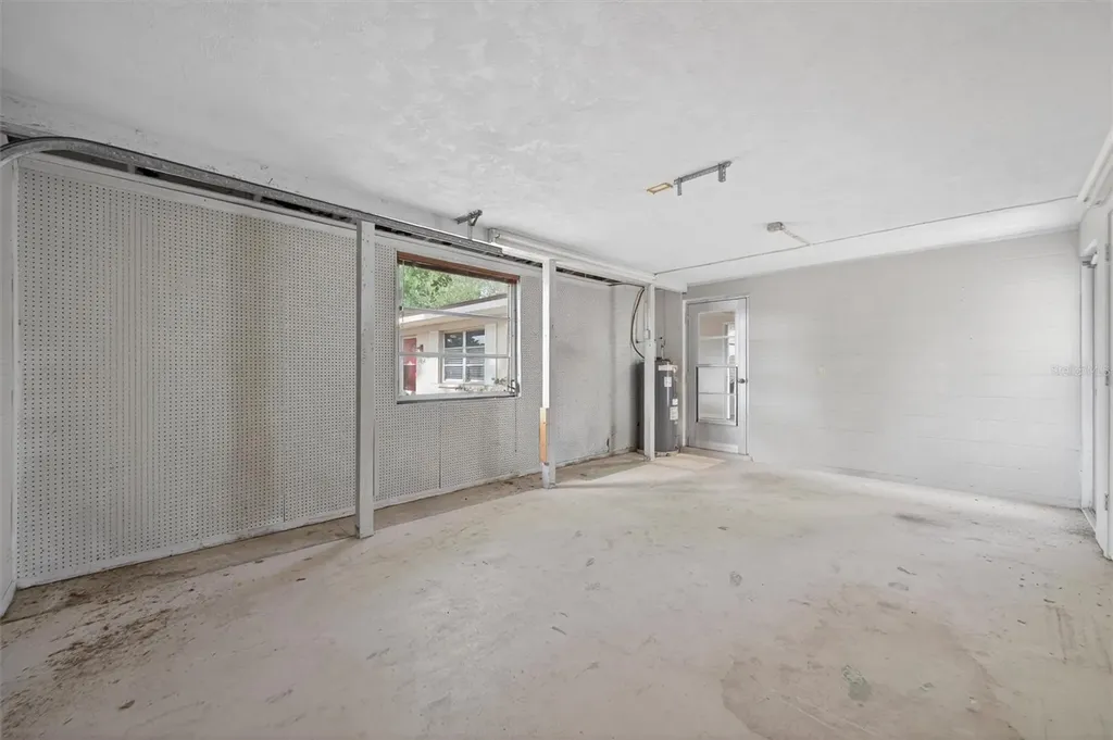 7464 Cass Circle Sarasota FL 34231