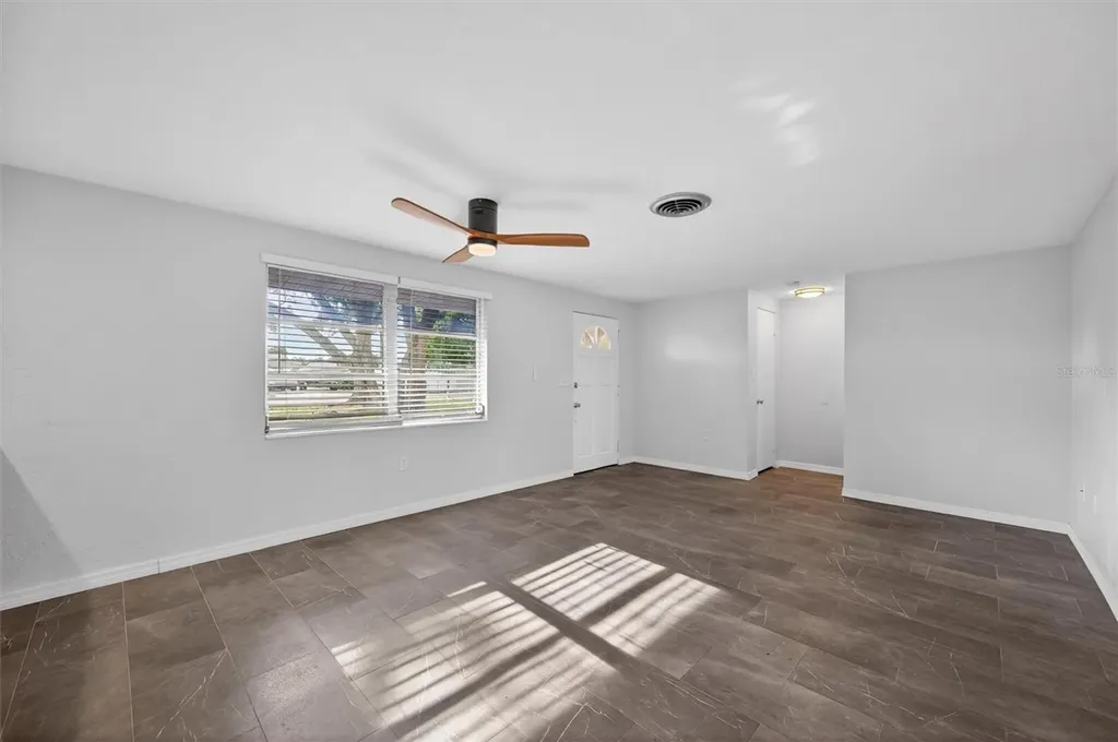 7464 Cass Circle Sarasota FL 34231