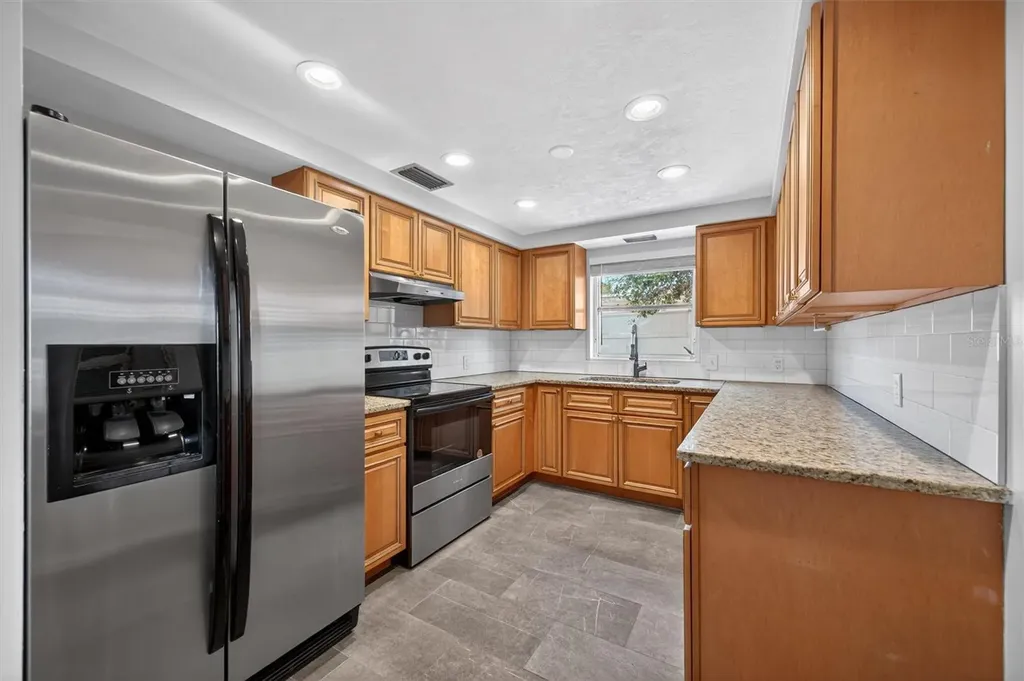 7464 Cass Circle Sarasota FL 34231