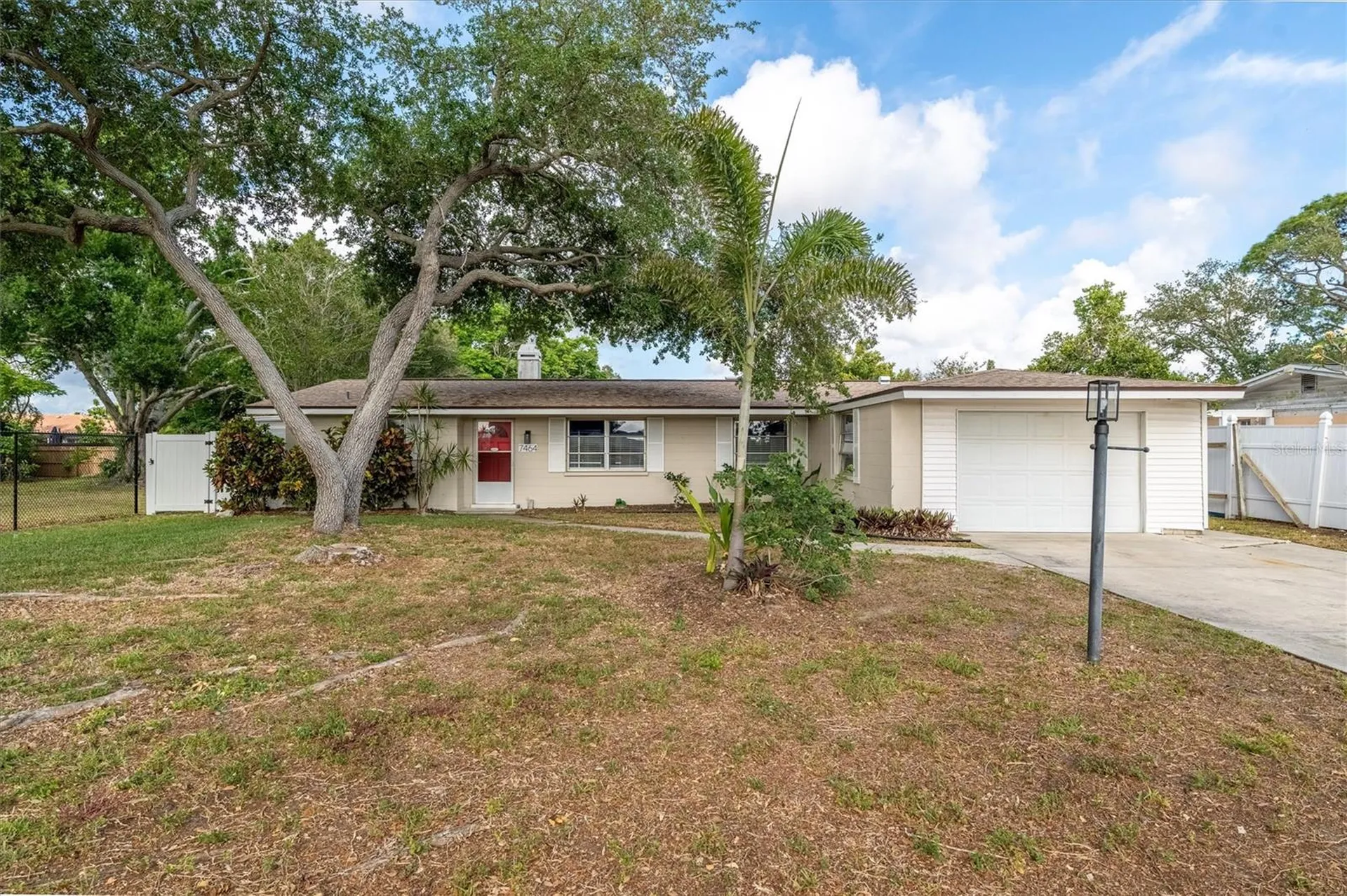 7464 Cass Circle Sarasota FL 34231