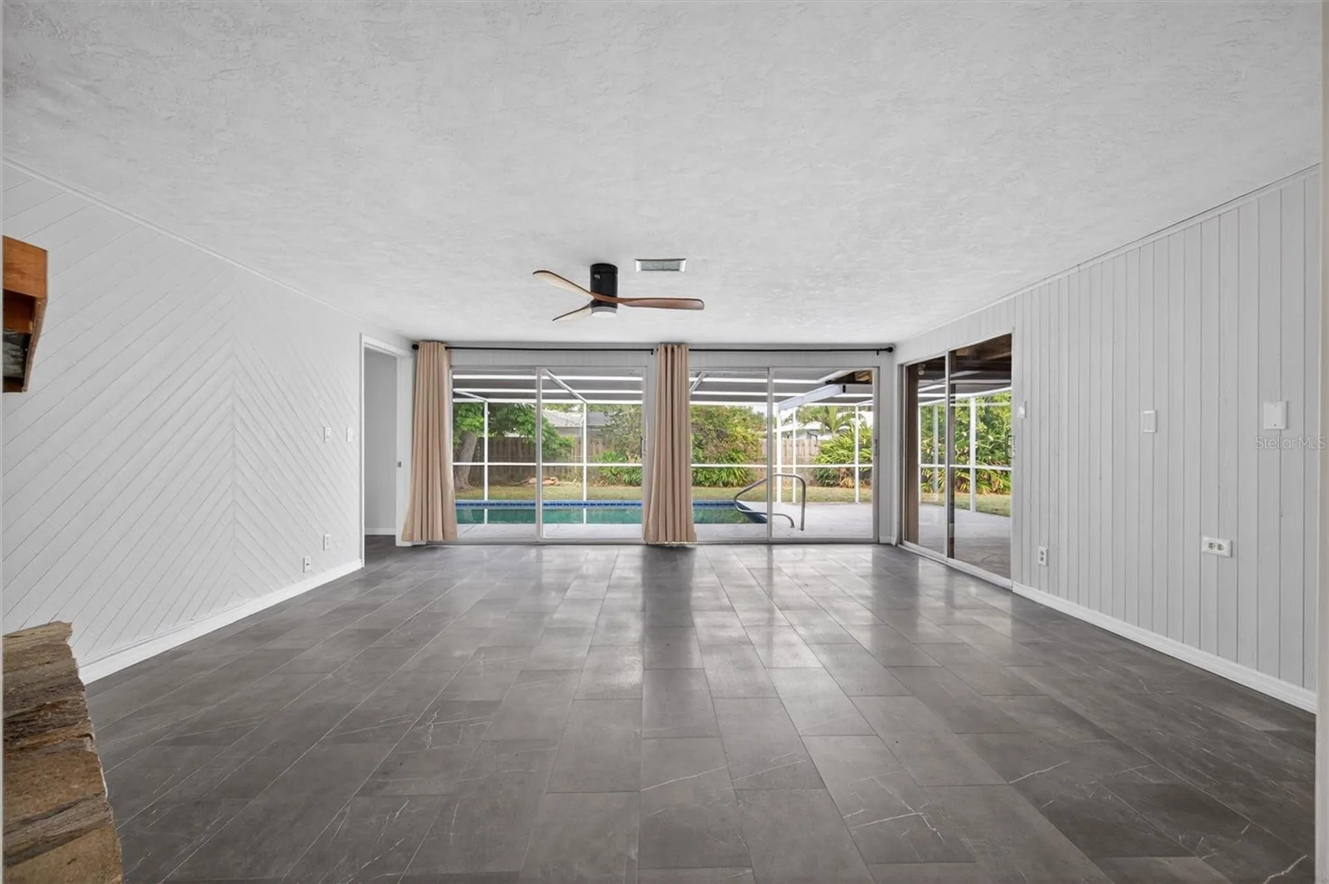 7464 Cass Circle Sarasota FL 34231