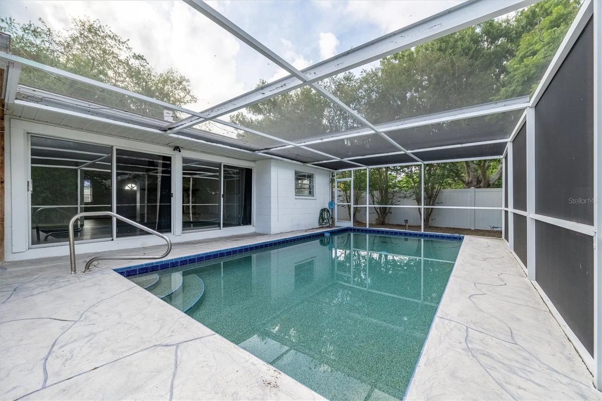 7464 Cass Circle Sarasota FL 34231