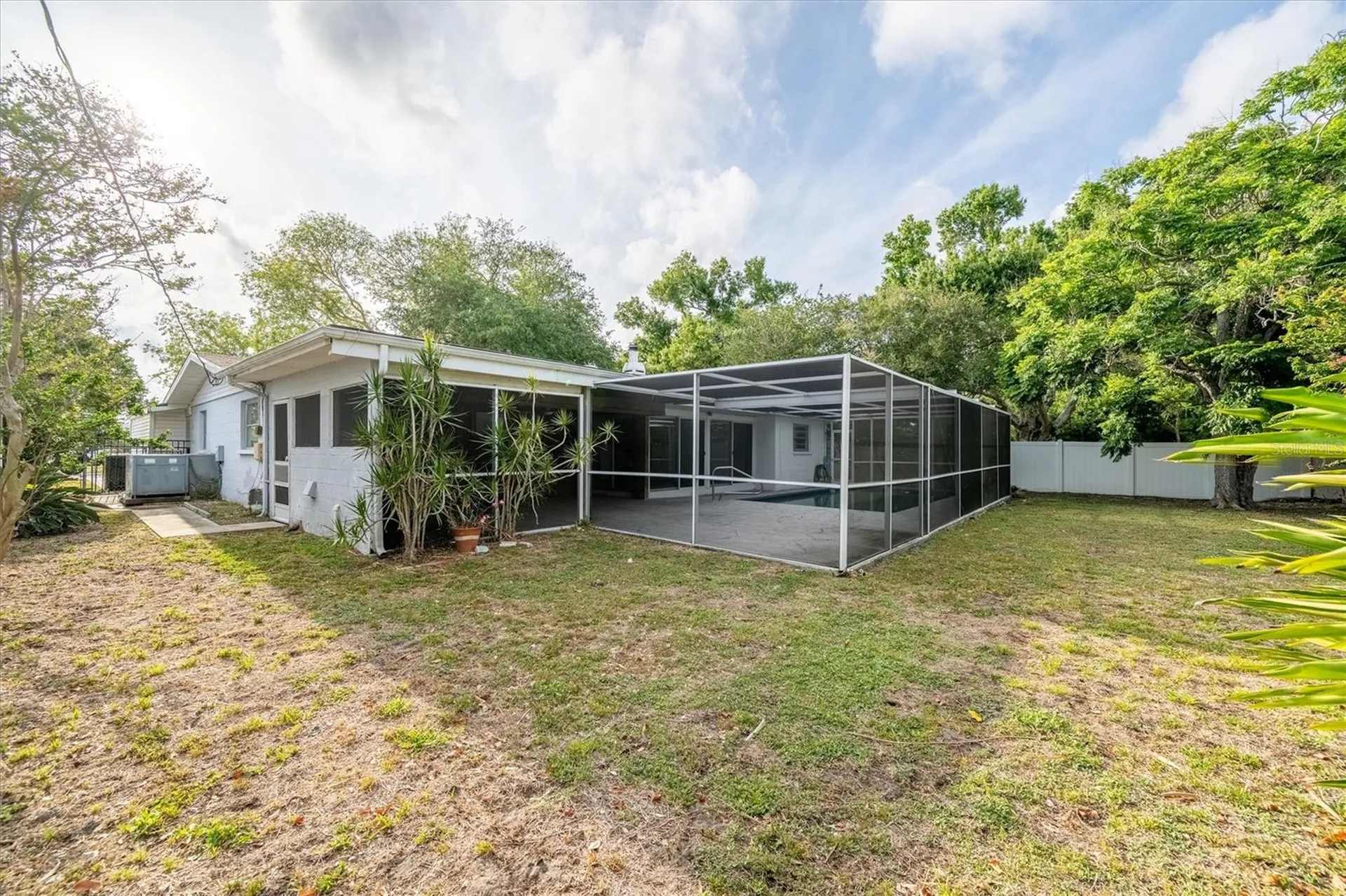 7464 Cass Circle Sarasota FL 34231