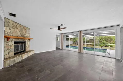 7464 Cass Circle Sarasota FL 34231