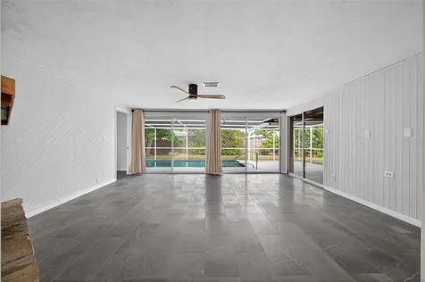 7464 Cass Circle Sarasota FL 34231
