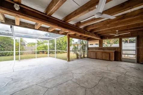 7464 Cass Circle Sarasota FL 34231
