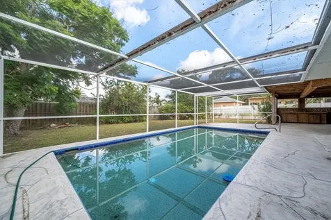 7464 Cass Circle Sarasota FL 34231