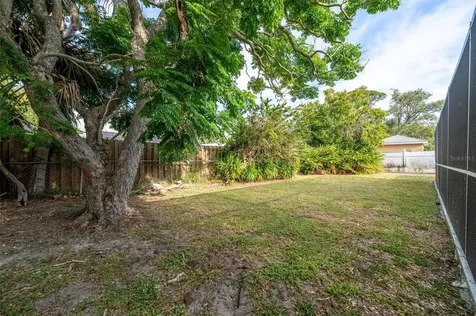 7464 Cass Circle Sarasota FL 34231