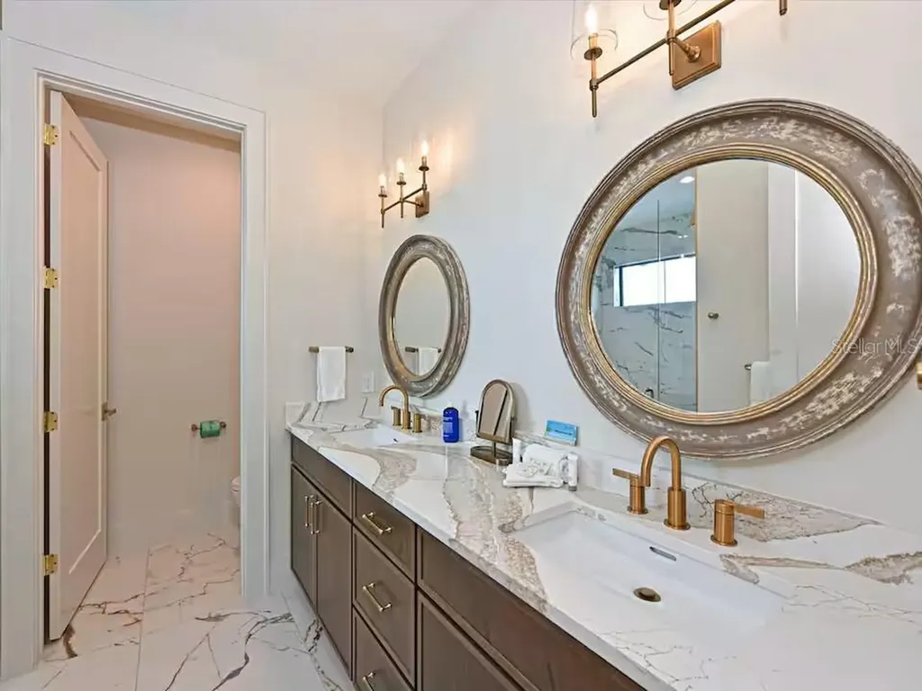 2209 Avenue B Bradenton Beach FL 34217