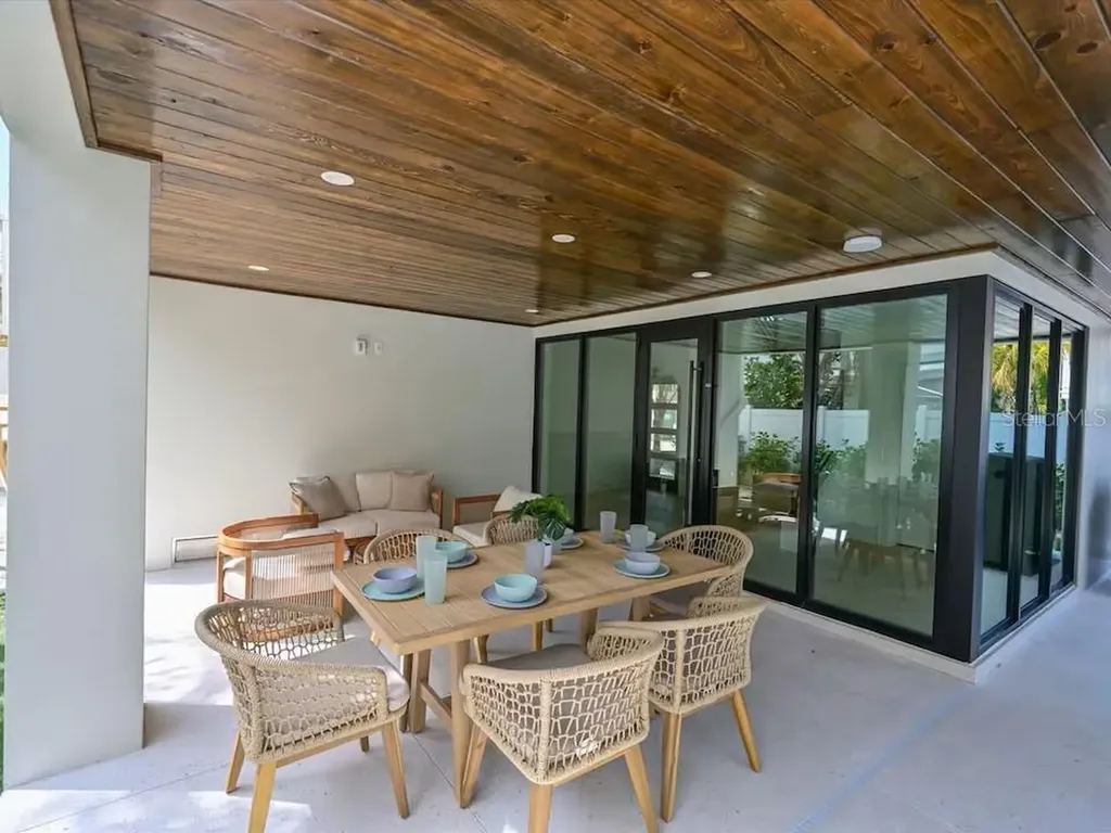 2209 Avenue B Bradenton Beach FL 34217