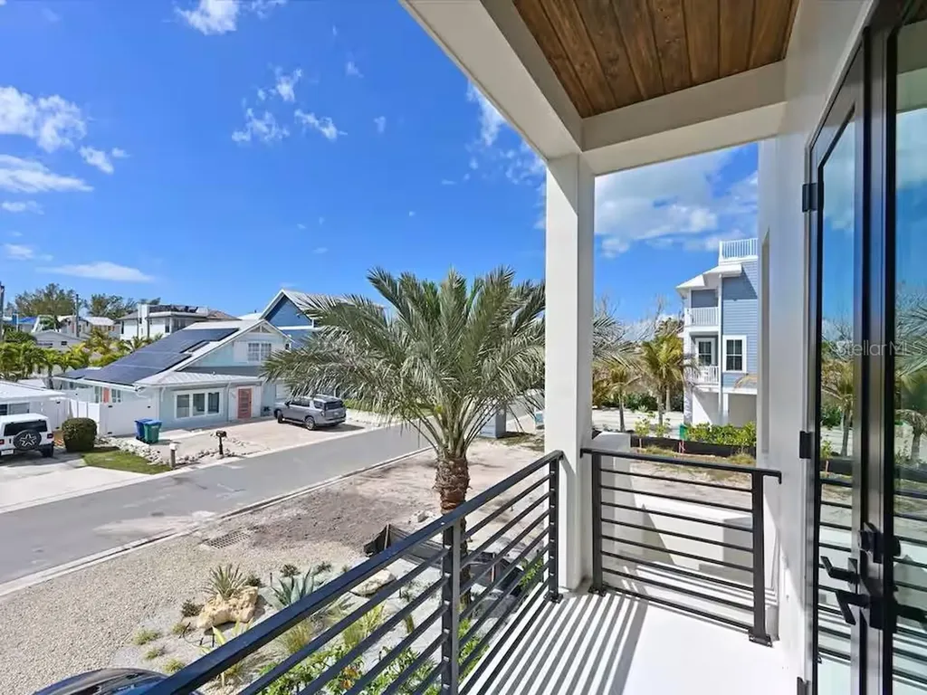 2209 Avenue B Bradenton Beach FL 34217