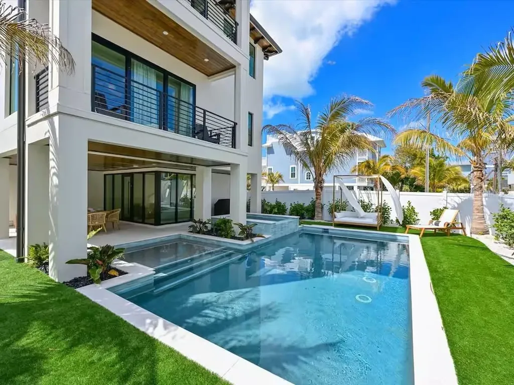 2209 Avenue B Bradenton Beach FL 34217