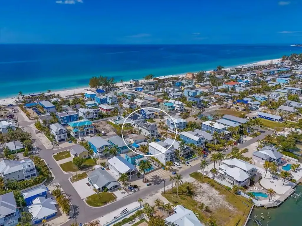 2209 Avenue B Bradenton Beach FL 34217