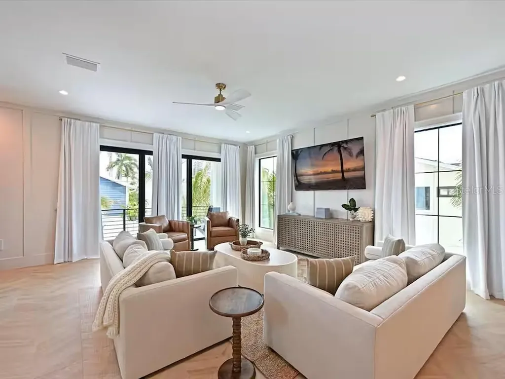 2209 Avenue B Bradenton Beach FL 34217