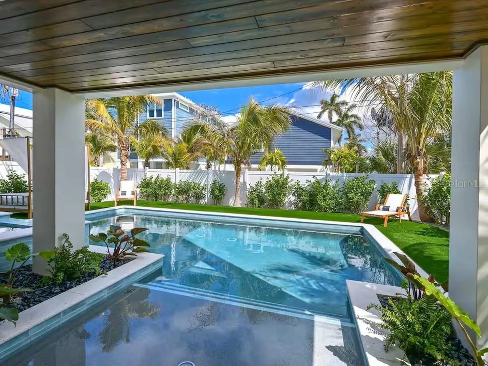 2209 Avenue B Bradenton Beach FL 34217