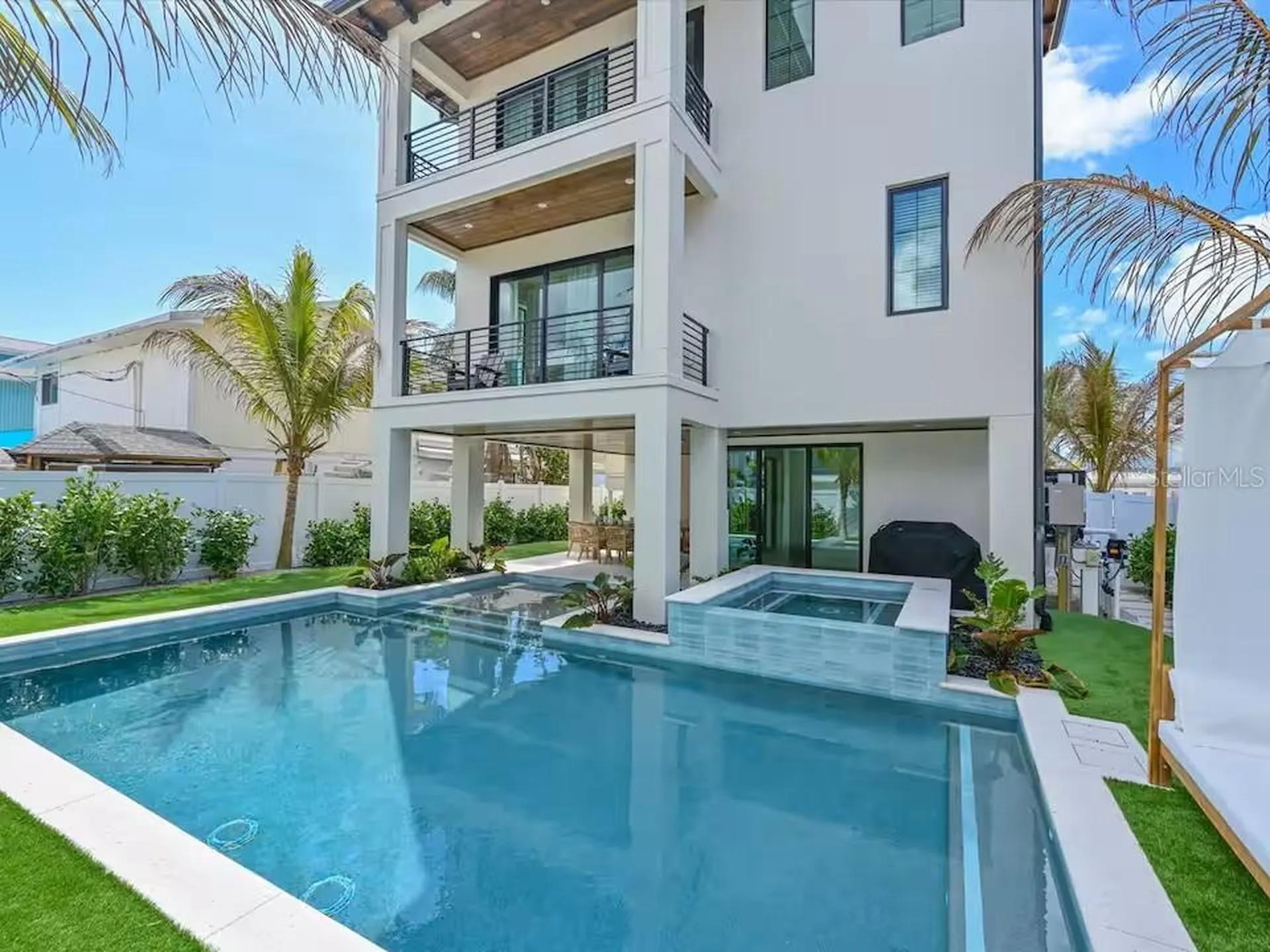 2209 Avenue B Bradenton Beach FL 34217