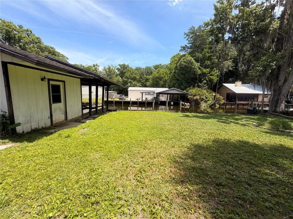 56340 Acorn Road Astor FL 32102