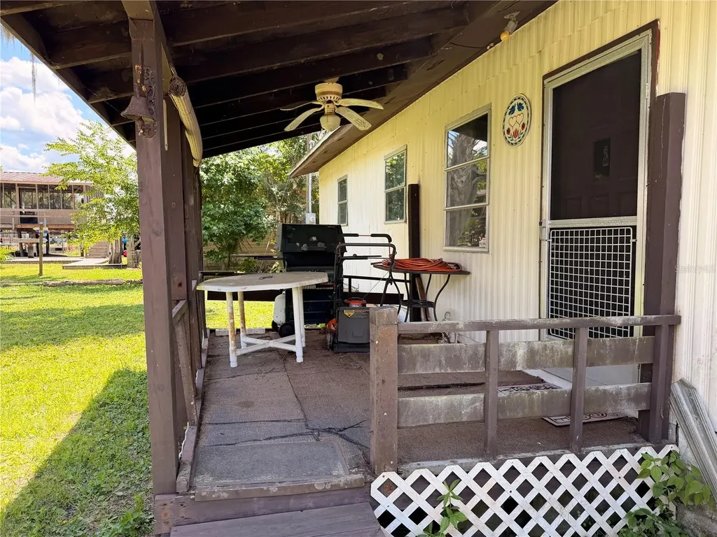 56340 Acorn Road Astor FL 32102