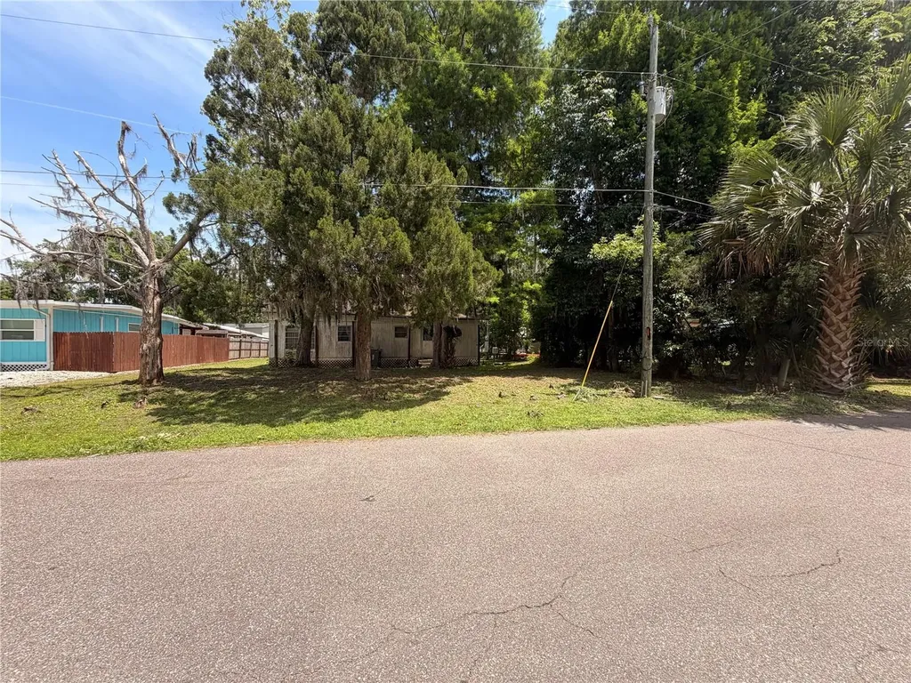 56340 Acorn Road Astor FL 32102