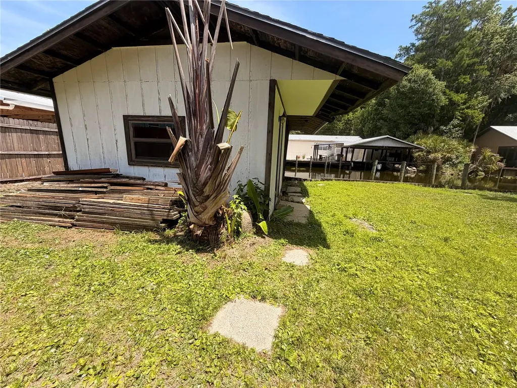 56340 Acorn Road Astor FL 32102
