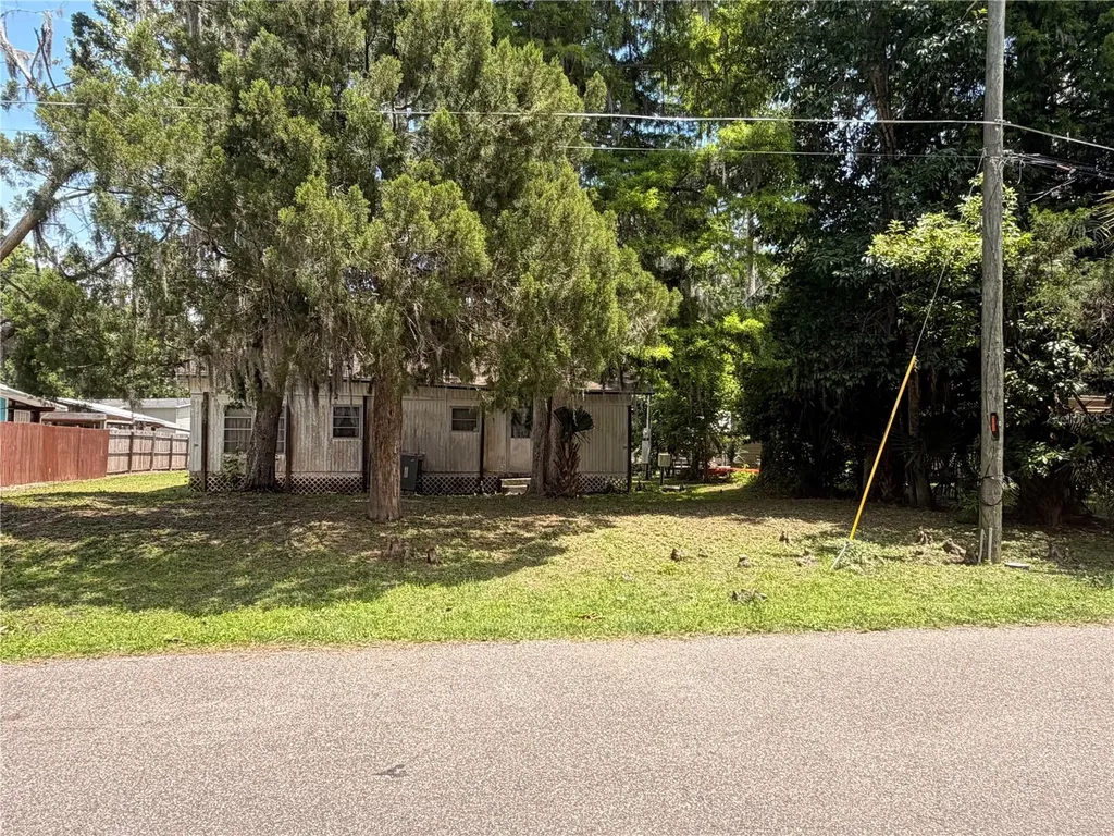 56340 Acorn Road Astor FL 32102