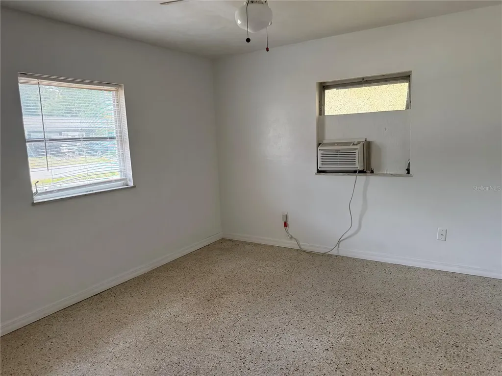 6035 10th Street Zephyrhills FL 33542