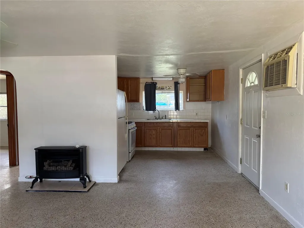 6035 10th Street Zephyrhills FL 33542