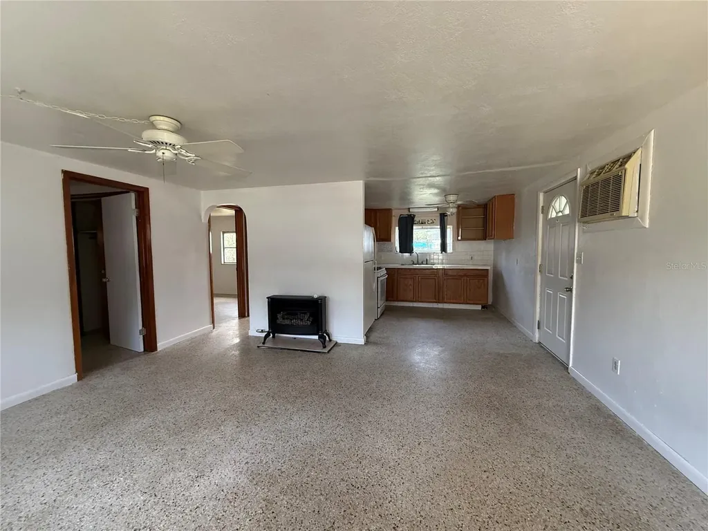 6035 10th Street Zephyrhills FL 33542