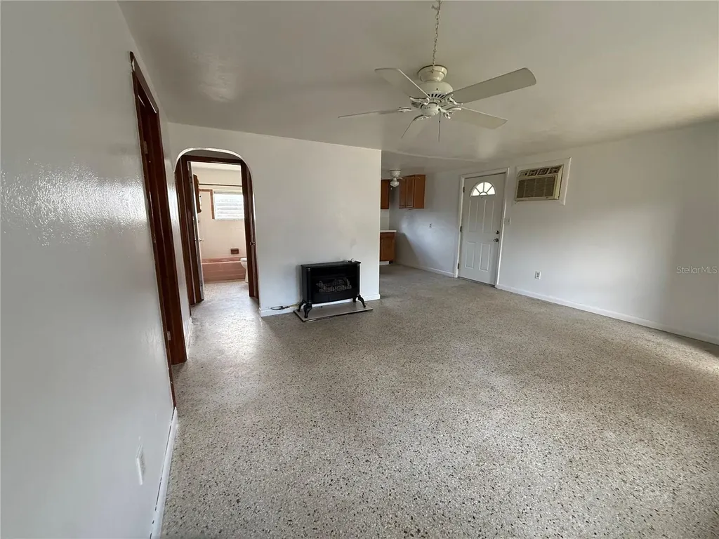 6035 10th Street Zephyrhills FL 33542