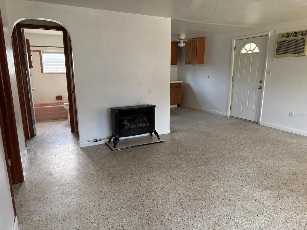 6035 10th Street Zephyrhills FL 33542
