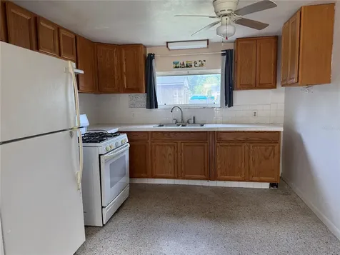 6035 10th Street Zephyrhills FL 33542