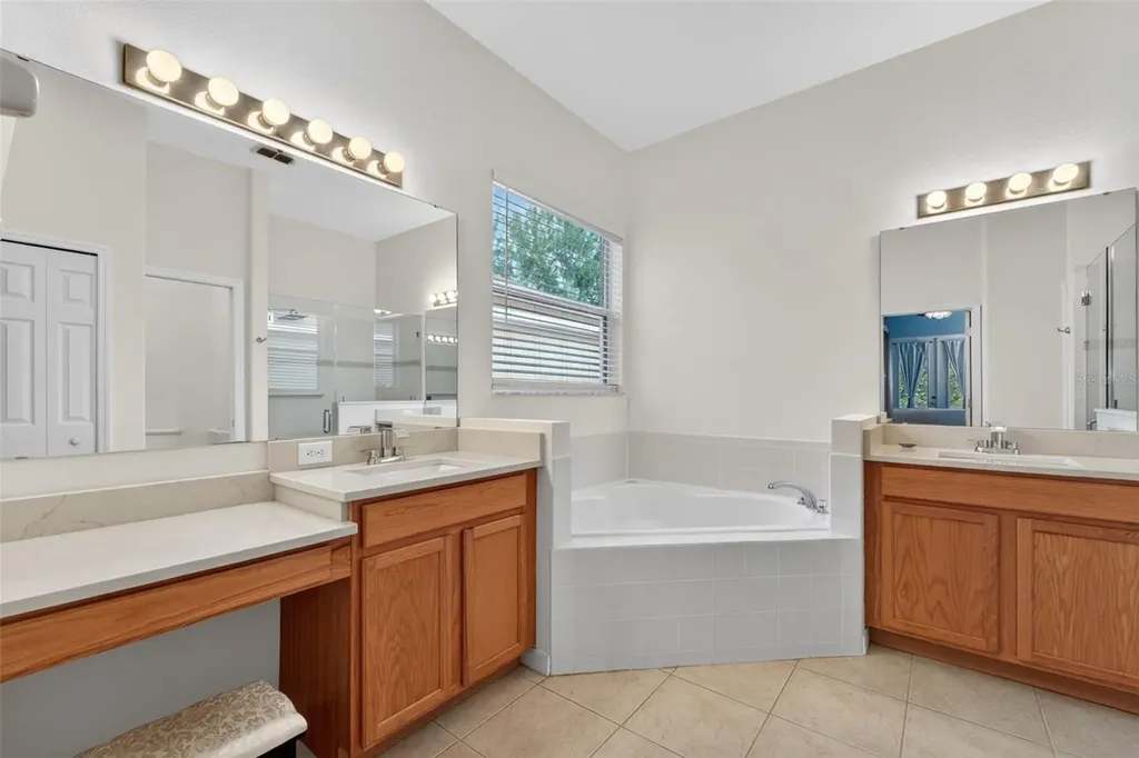 111 Flame Vine Way Groveland FL 34736