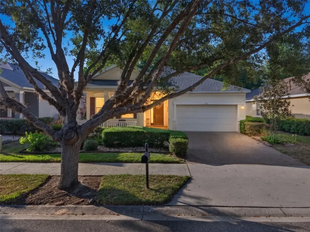111 Flame Vine Way Groveland FL 34736