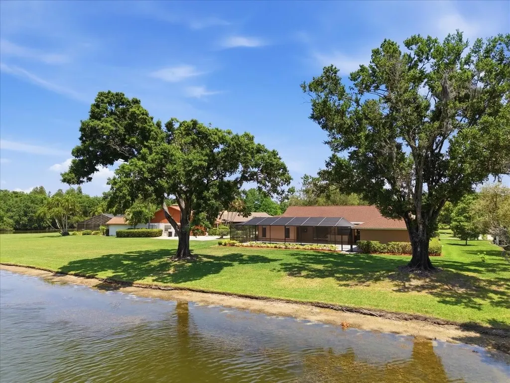 4326 Middle Lake Drive Tampa FL 33624