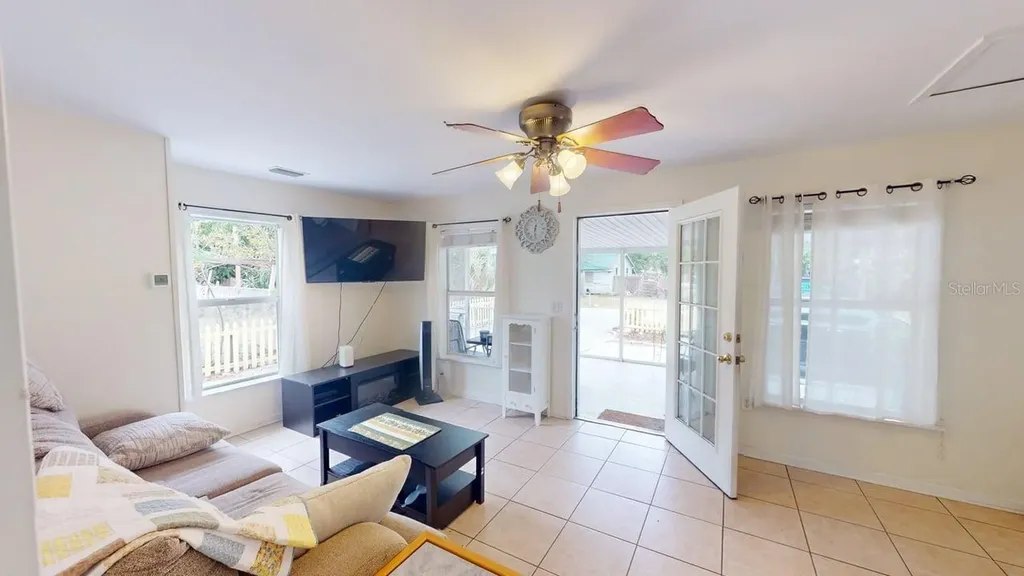 2912 Hawthorne Street Sarasota FL 34239