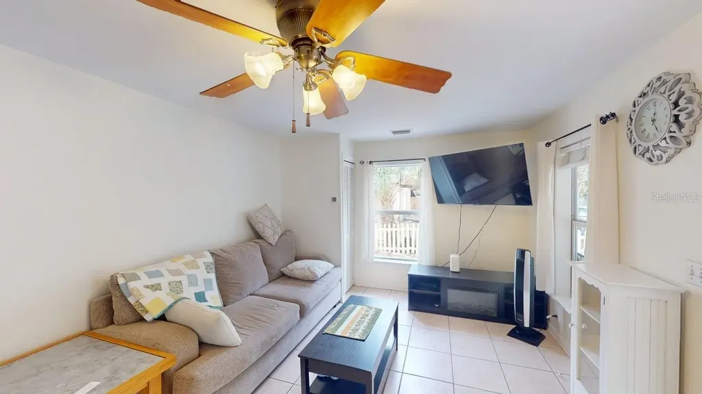 2912 Hawthorne Street Sarasota FL 34239