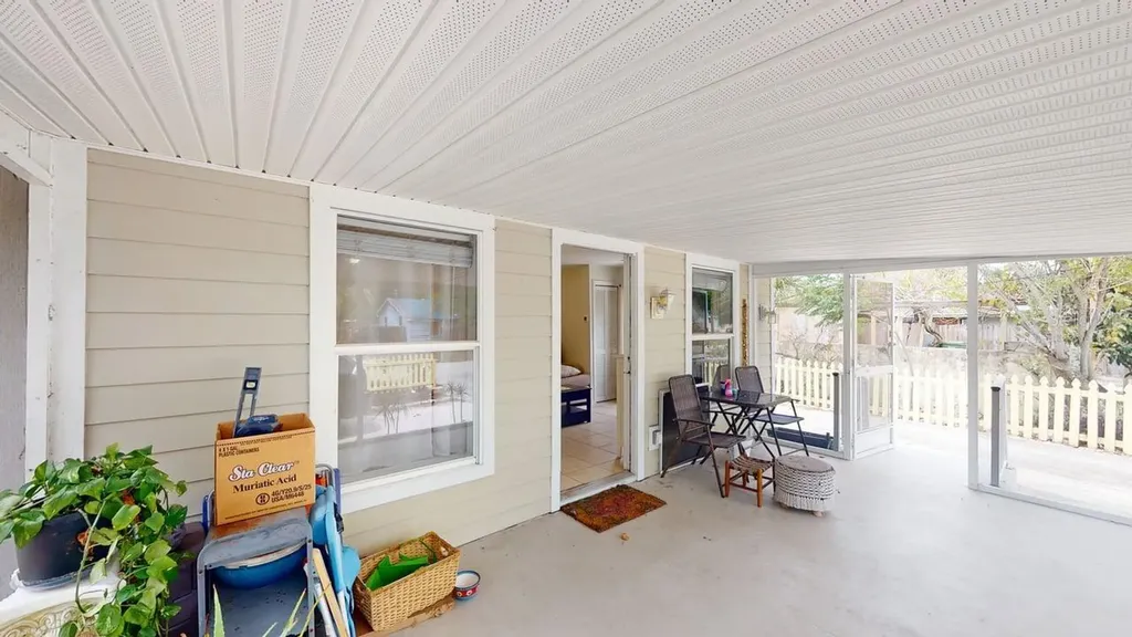2912 Hawthorne Street Sarasota FL 34239