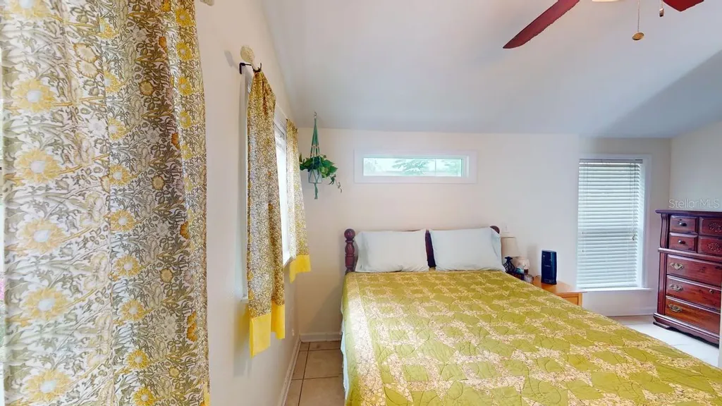 2912 Hawthorne Street Sarasota FL 34239