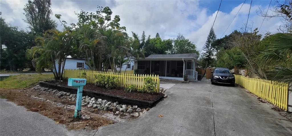 2912 Hawthorne Street Sarasota FL 34239