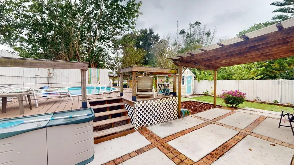 2912 Hawthorne Street Sarasota FL 34239