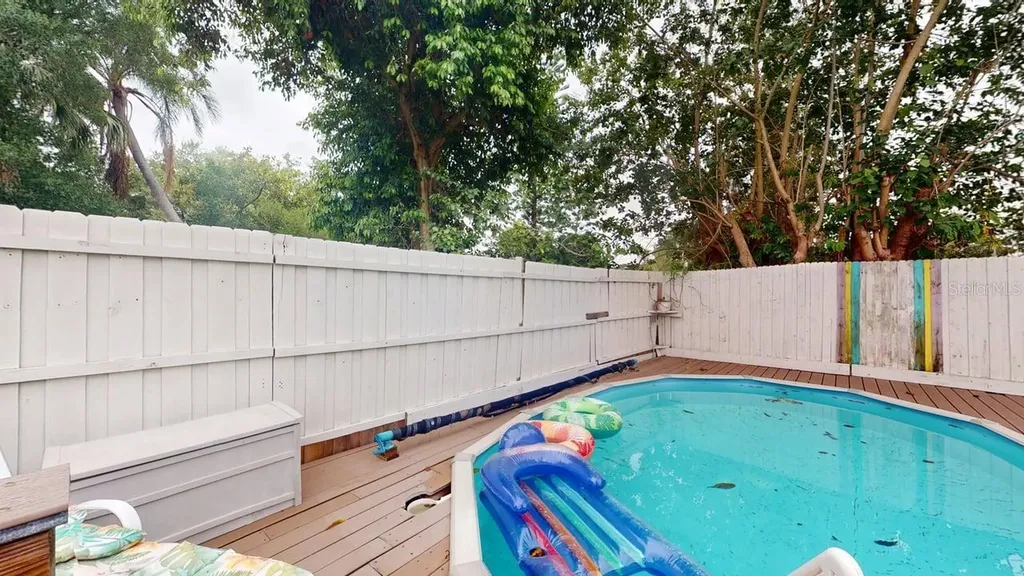 2912 Hawthorne Street Sarasota FL 34239