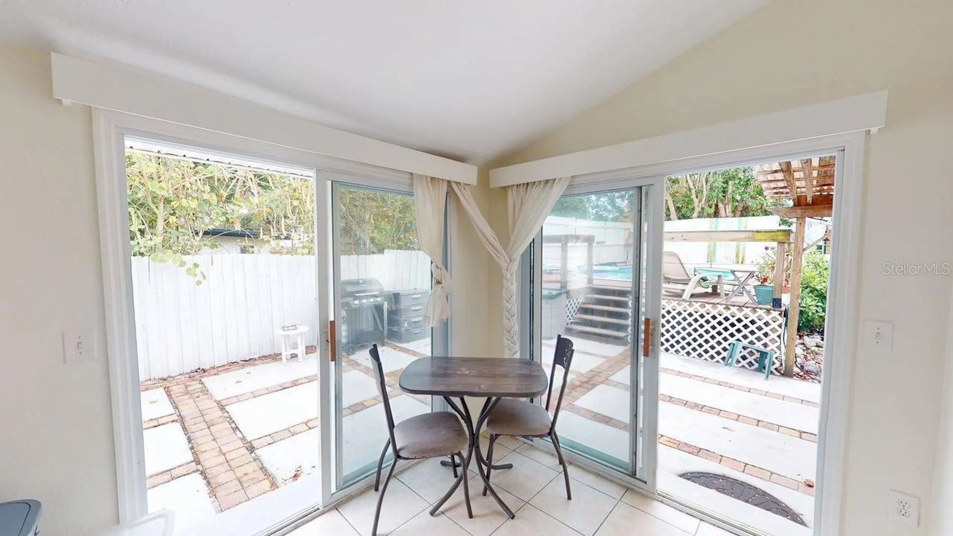 2912 Hawthorne Street Sarasota FL 34239