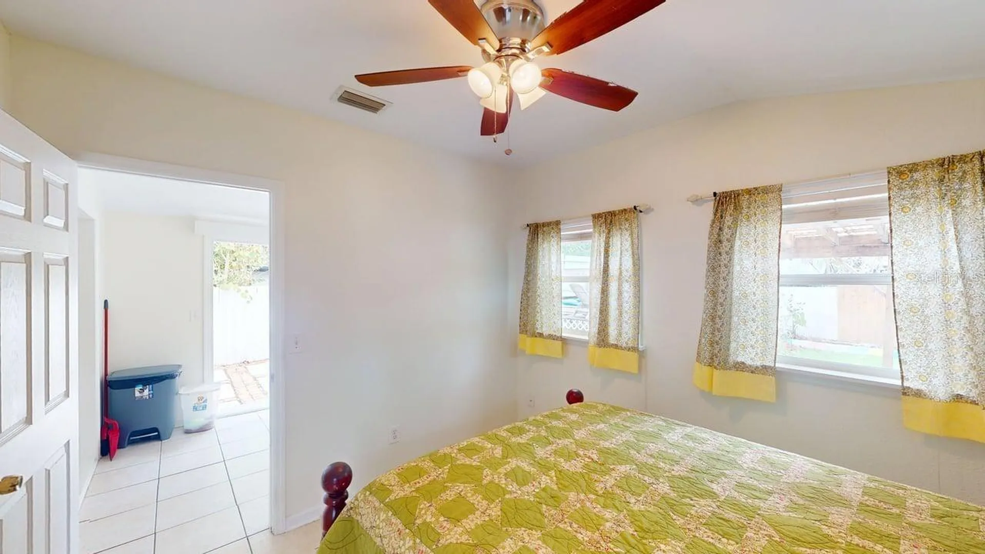 2912 Hawthorne Street Sarasota FL 34239