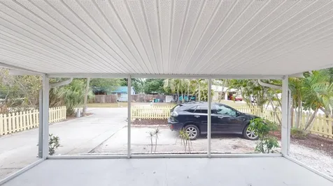 2912 Hawthorne Street Sarasota FL 34239