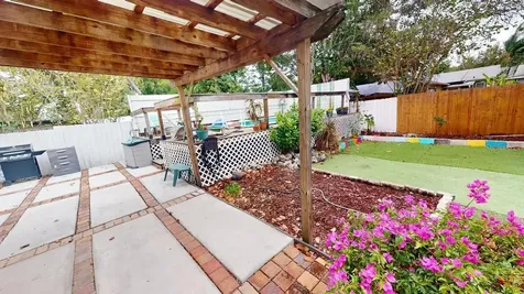 2912 Hawthorne Street Sarasota FL 34239