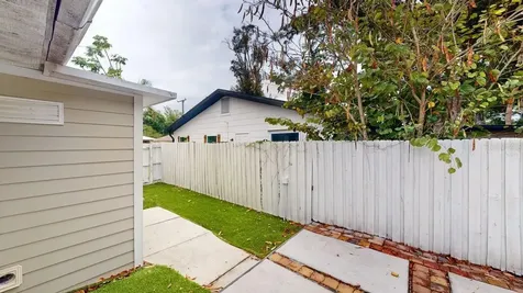 2912 Hawthorne Street Sarasota FL 34239