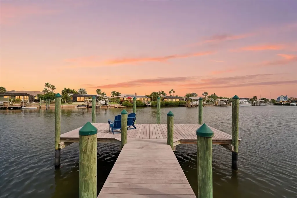 773 Kingston Court Apollo Beach FL 33572