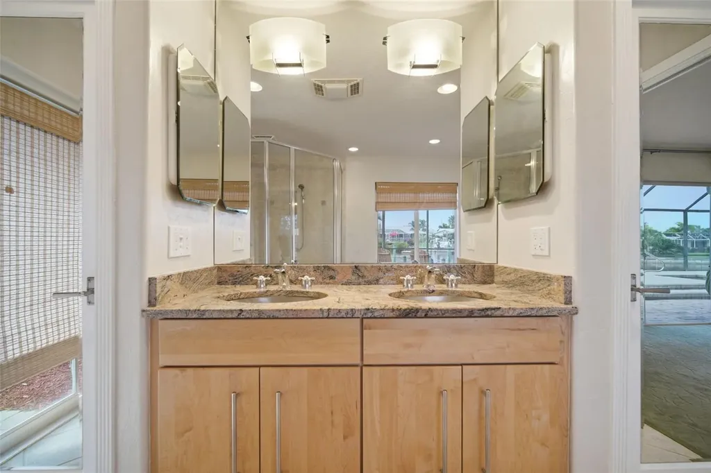 773 Kingston Court Apollo Beach FL 33572