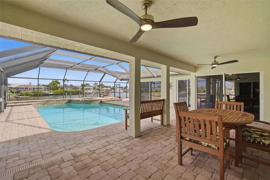 773 Kingston Court Apollo Beach FL 33572