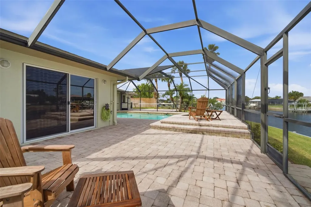 773 Kingston Court Apollo Beach FL 33572